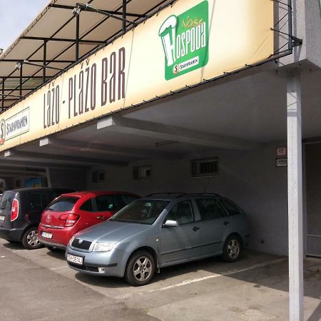 Riverview Apartment Bratislava Bagian luar foto